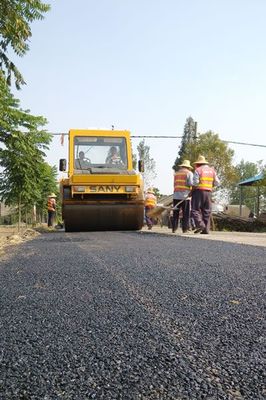 松滋市老城镇新老公路路面改造工程即将全面完工