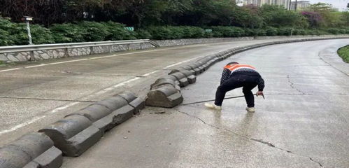 加强巡查力度确保公路畅通