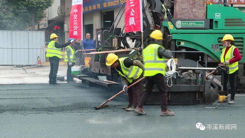 最新进展 玉梧大道道路综合改造项目开始进入路面沥青层摊铺作业