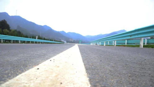 今日凌晨零时,凯里环城高速公路北段正式开通运行