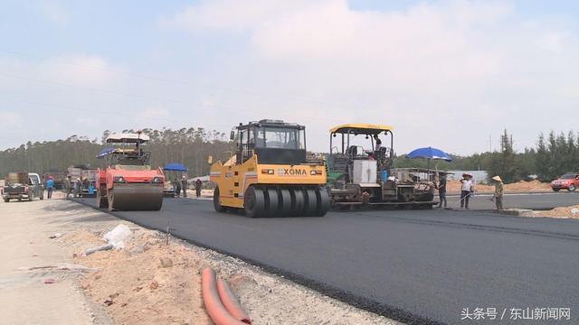漳州东山县冬古作业区疏港公路二期工程进入路面沥青施工