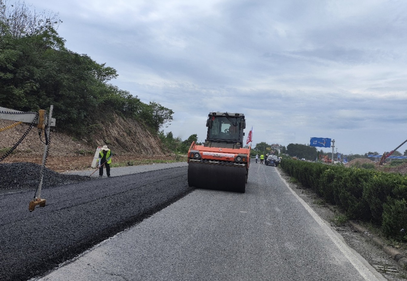 秦皇岛路桥承赤高速公路2019年主体养护工程(路面工程)施工lm-2标段," href="https://www.veer.com/photo/121101960?utm_source=baidu&utm_medium=imagesearch&chid=902