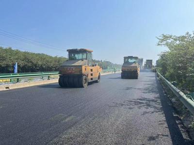 马鞍山市S105旅游大道路面养护工程完成施工任务