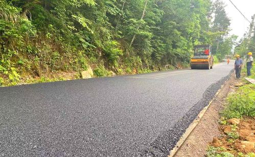 省道339鹤建线第一期工程沥青混凝土路面开铺
