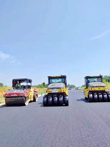 枣潜高速公路六标路面摊铺施工项目火热进行中