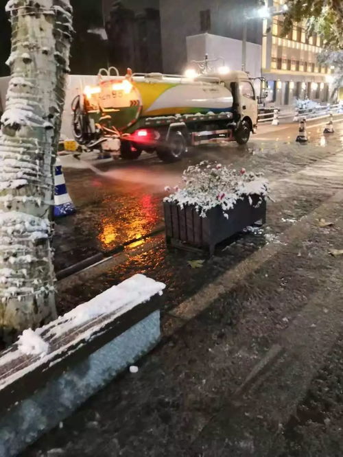 下雪天,他们 最美 ,只为你我出行更安全