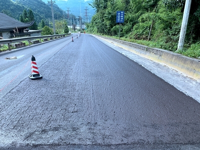 【我为群众办实事】 鹤峰:路面养护新技术打造文明示范公路 提升群众满意度