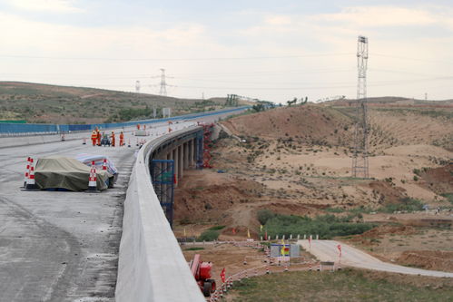 宁夏高速公路养护项目加速推进 科技助力提升道路服务品质