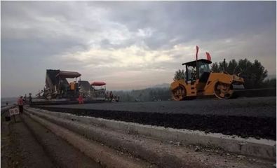 监理工程中公路工程路面施工安全管理及路桥附属工程建筑劳务分包的探讨